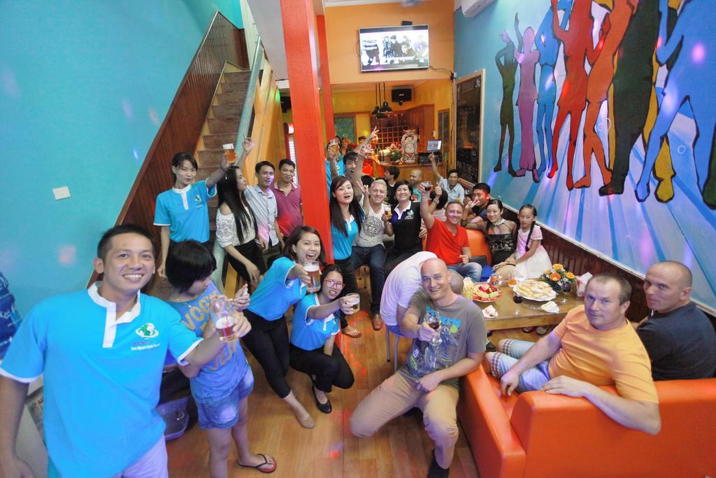 Halong Party Hostel ฮาลอง ภายนอก รูปภาพ