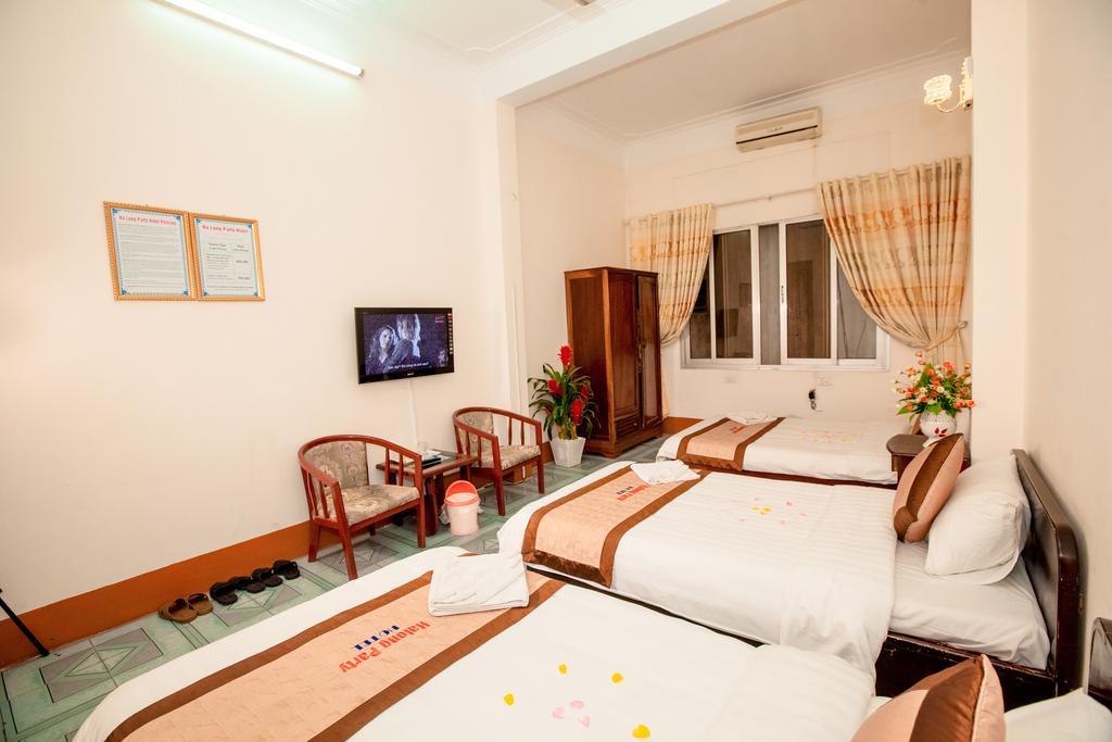 Halong Party Hostel ฮาลอง ภายนอก รูปภาพ