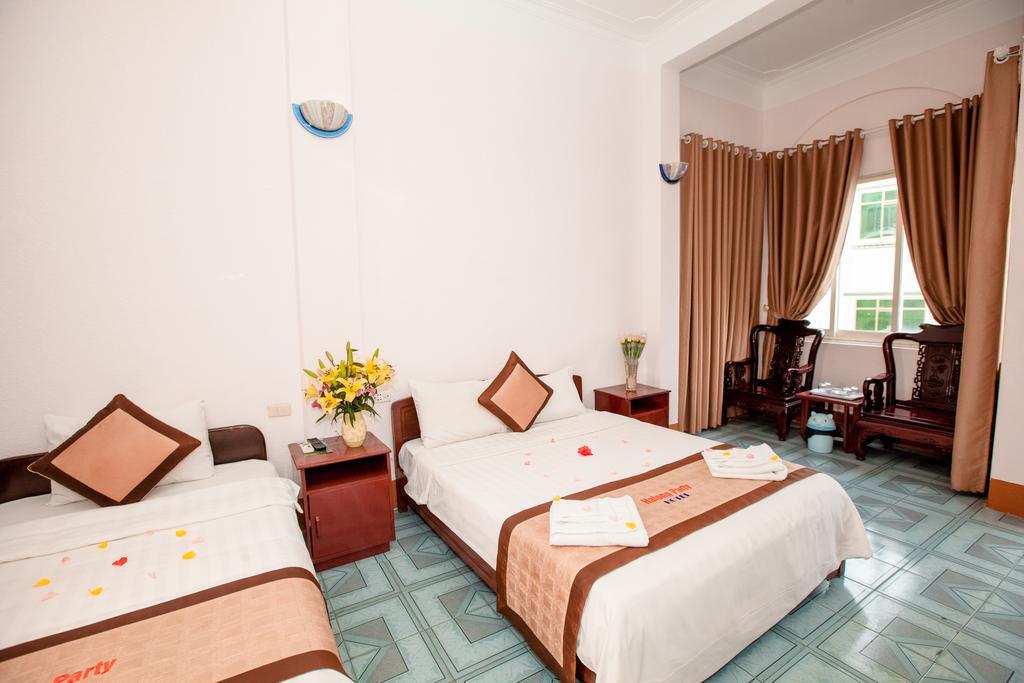 Halong Party Hostel ฮาลอง ภายนอก รูปภาพ