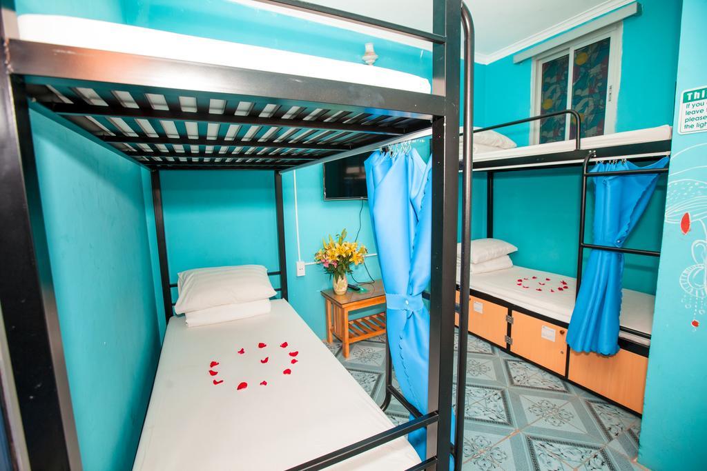 Halong Party Hostel ฮาลอง ภายนอก รูปภาพ