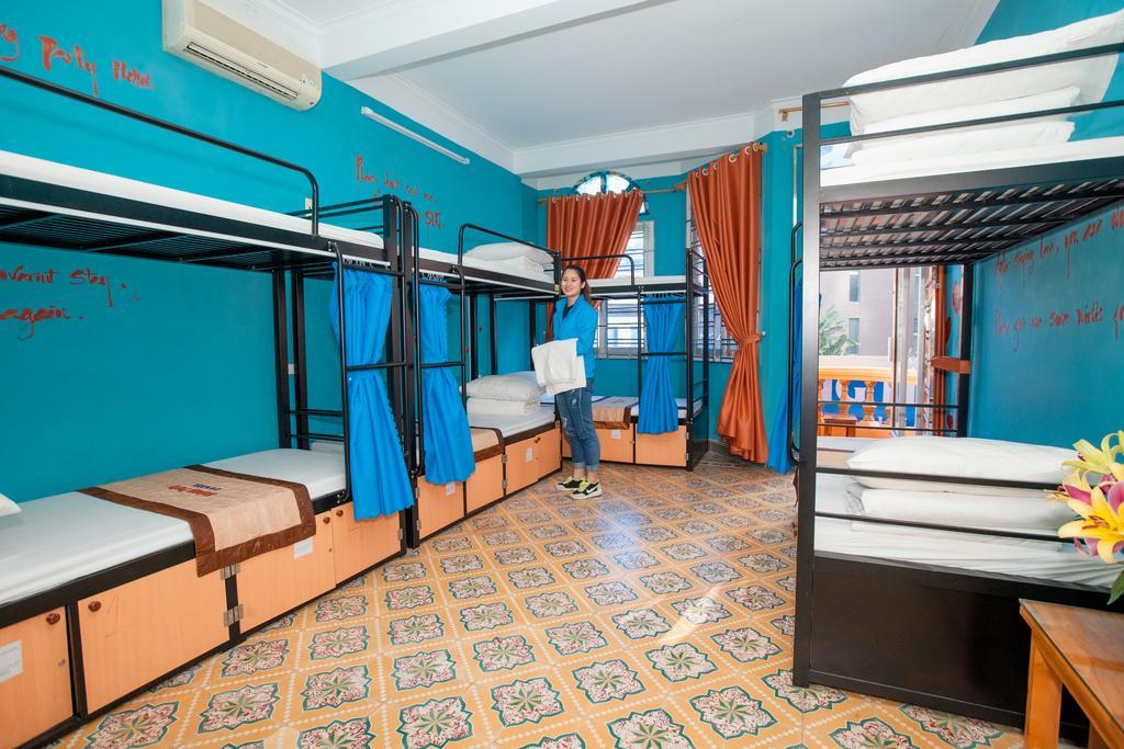 Halong Party Hostel ฮาลอง ภายนอก รูปภาพ